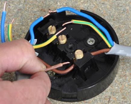 how to connect 3 wires in a junction box|3 terminal junction box.